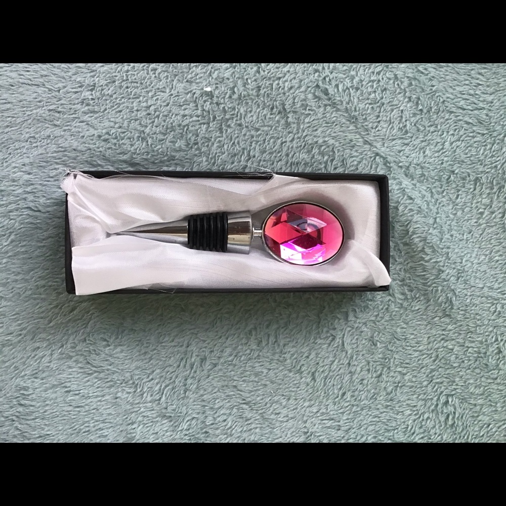 Wine Stopper with Crystal Like Pink Top
